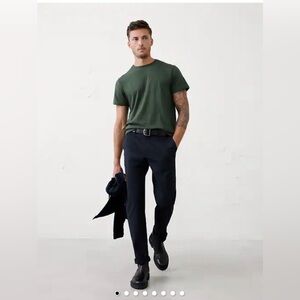 2/$20 - NWT Banana Republic - Dark Olive Green T-Shirt  / L